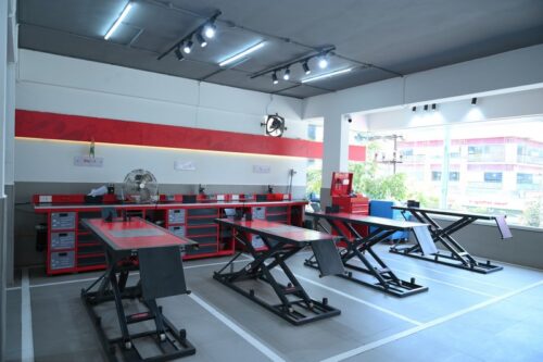 Haiku Honda Showroom (1)